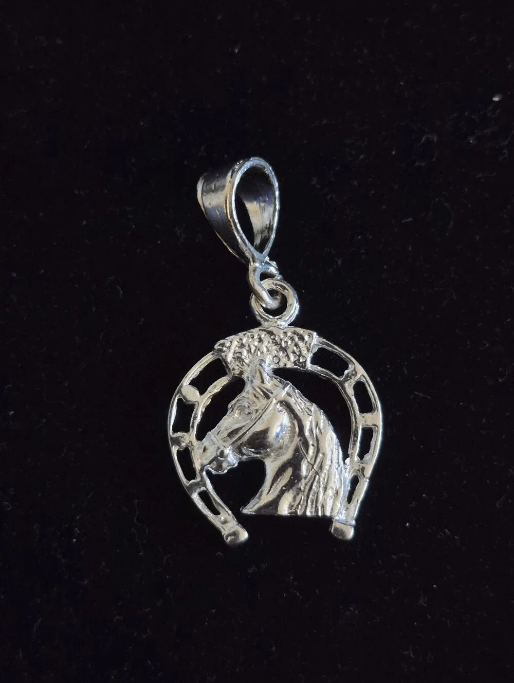 .925 Sterling Silver Horse inside a Horseshoe Pendant, Jewelry